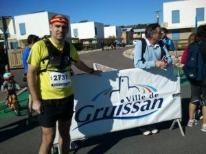 Start line, using for the 1st time the new sweat band with the flag.