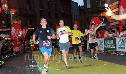 Jose and I running the last metres (right side of the photo).